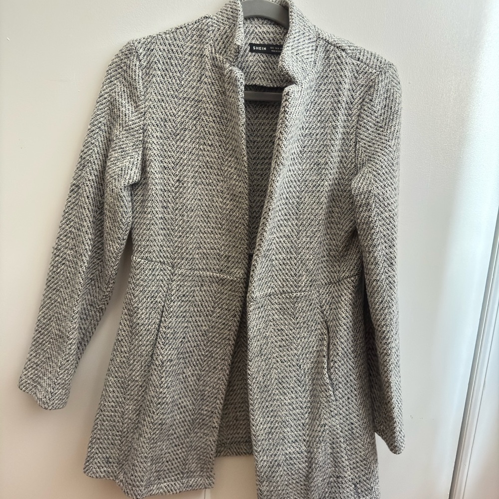 Shein’s Womens Black & White Long Sleeve Blazer Coat